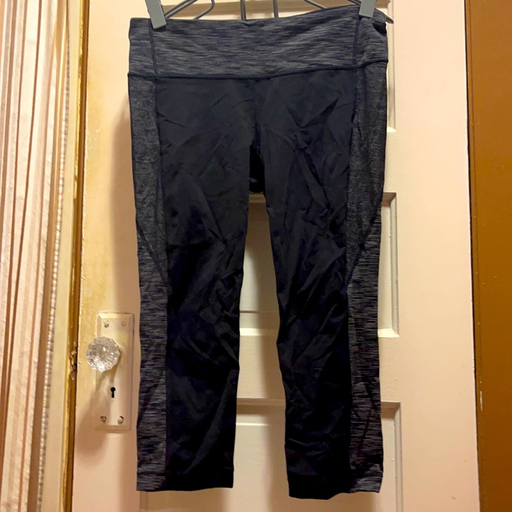 Athleta salutation capris